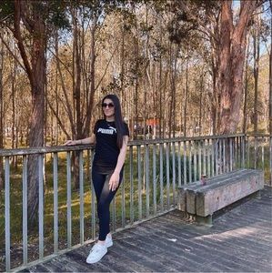 Meet your Posher, Daniela